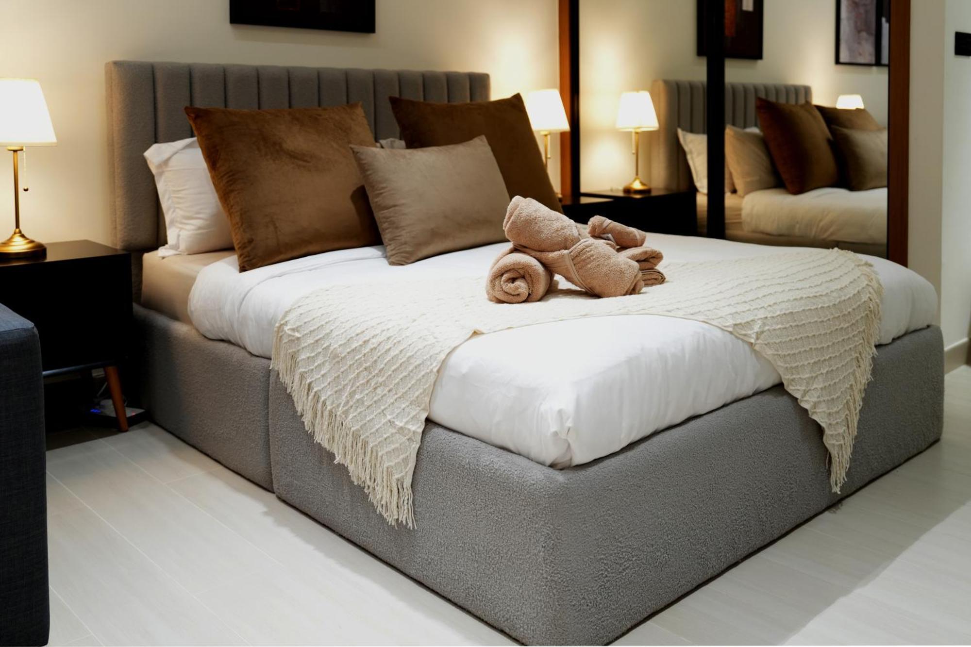 Lux Business Bay With Jacuzzi & Canal View