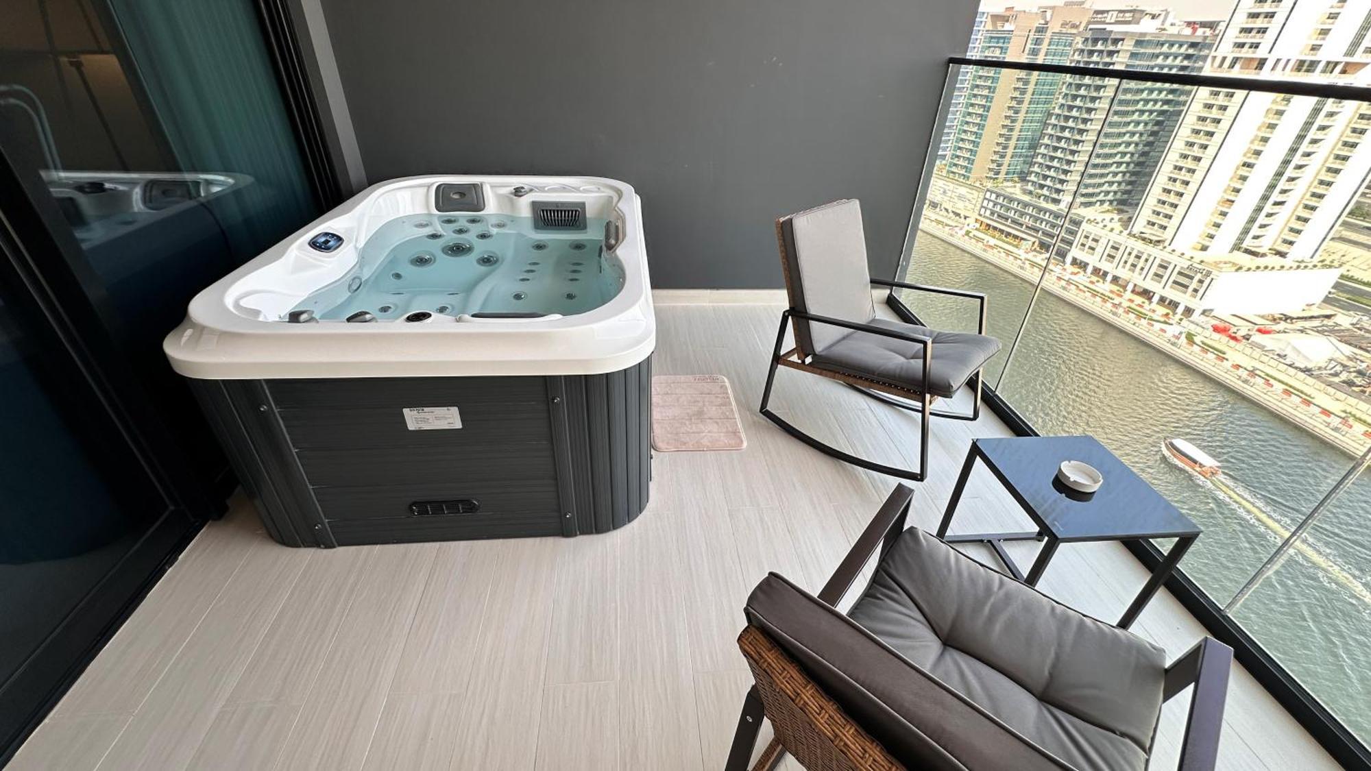 Lux Business Bay With Jacuzzi & Canal View *